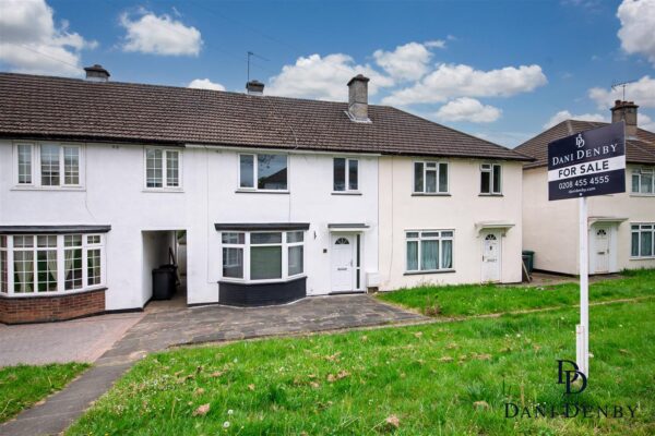 Harcourt Avenue, Edgware